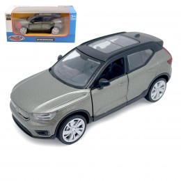 VOLVO XC40  1:31 PULLBACK...