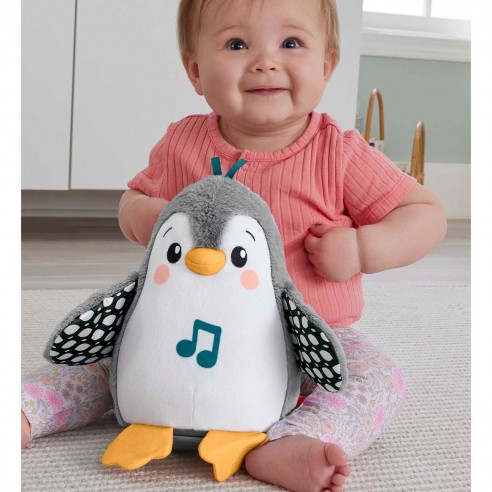 激安超安値 Penguin walks and flaps its wings トイガン
