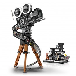 CÁMARA DE HOMENAJE A WALT... 2