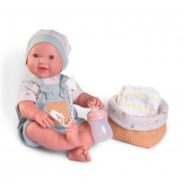 NEWBORN MIA MAKES PEE-PEE...