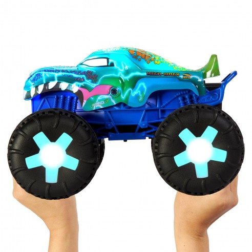 (未使用･未開封品)Race Cars &amp; Monster Trucks [DVD] Axial SMT10 MAX-D Monster Jam 1/10 4WD RTR Monster Truck
