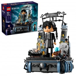 FIGURA DE MIÉRCOLES ADDAMS...
