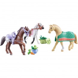 HORSE STABLE WITH AMELIA... 2