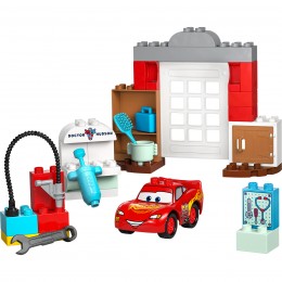 MCQUEEN´S VISIT TO THE LEGO... 2