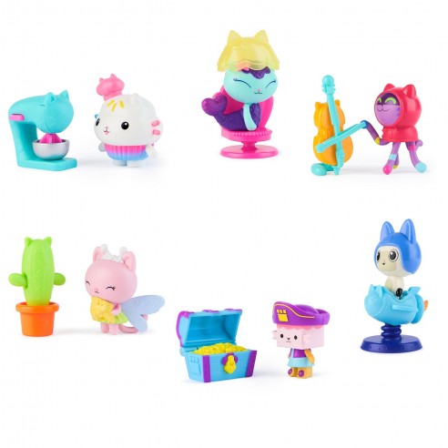 FIGURE AND ACCESSORY ASSORTMENT...
