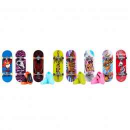 PACK 8 SKATEBOARDS AND 4... 2