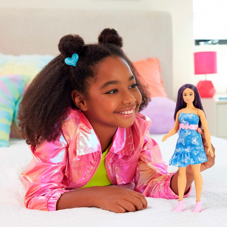 BARBIE FASHIONISTA DOLL IN... BARBIE FASHIONISTA DOLL IN...