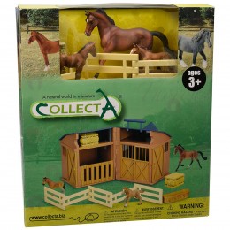 STABLE SET WITH 3 HORSES...