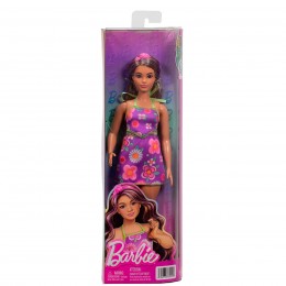 BARBIE FASHIONISTA DOLL IN... 2
