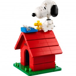 PEANUTS: SNOOPY´S BOOTH... 2