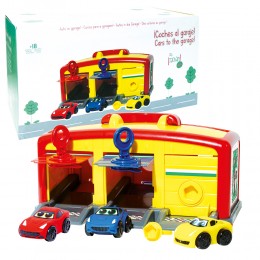 GARAGE WITH 3 CARS